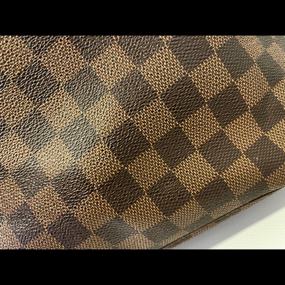 Louis Vuitton Neverfull MM tote - Picture 4 of 8